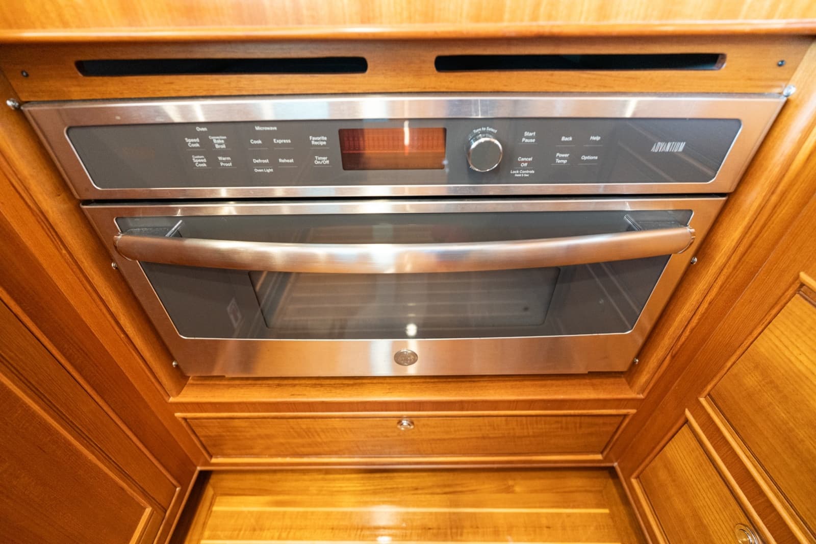 2022 Marlow Explorer 62E - Photo 23