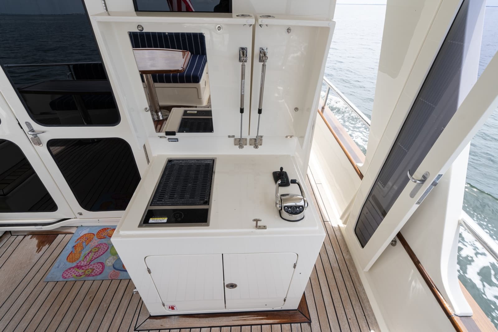 2022 Marlow Explorer 62E - Photo 8