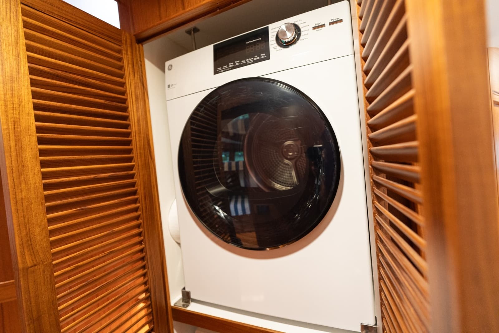 2022 Marlow Explorer 62E - Photo 38