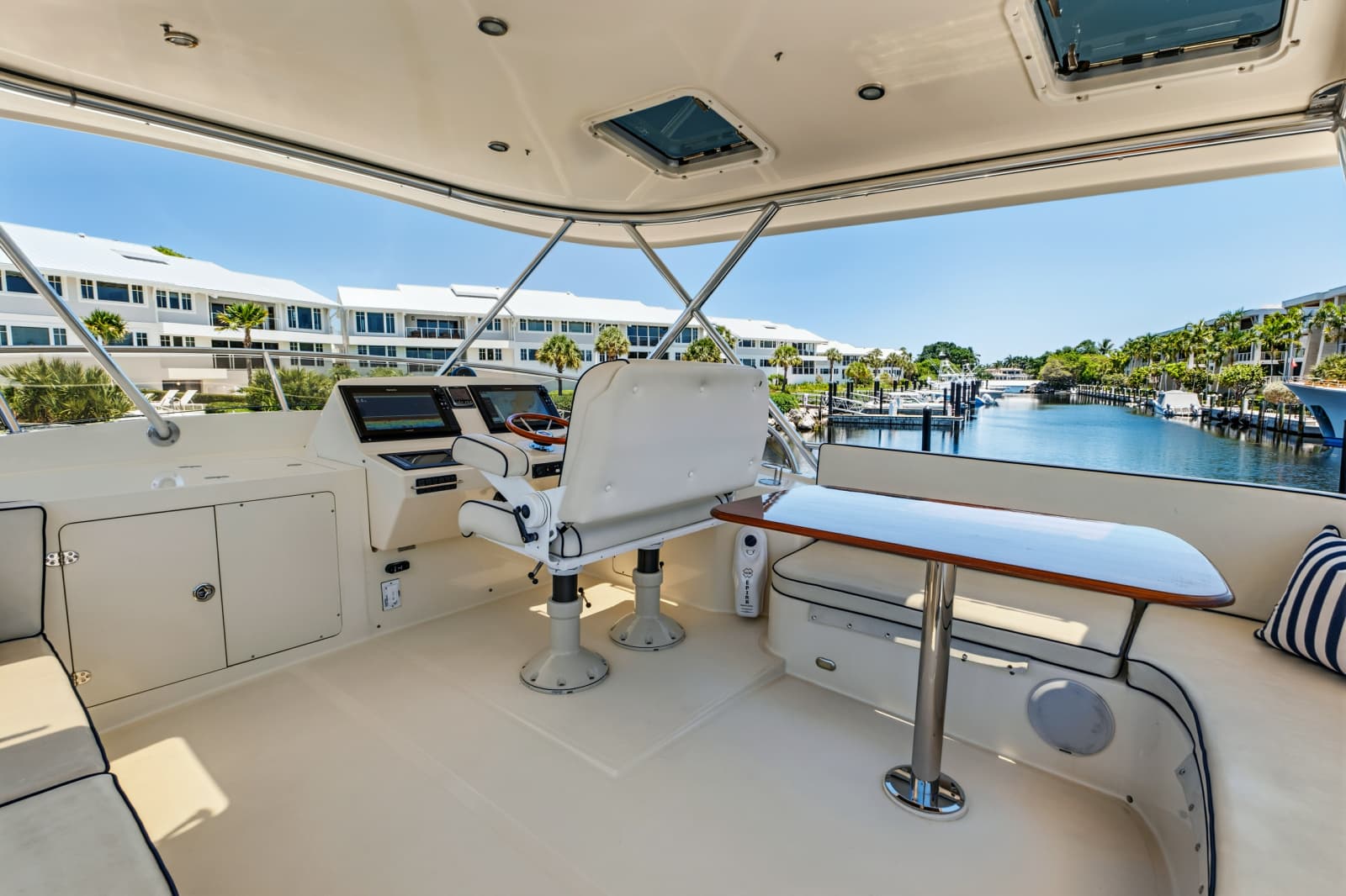 2007 Hinckley TALARIA 55MY - Photo 83