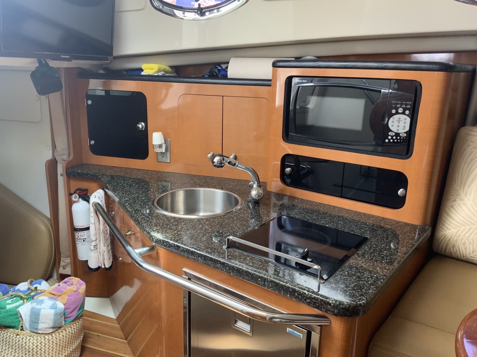 2007 Robalo R305 Walkaround - Photo 11