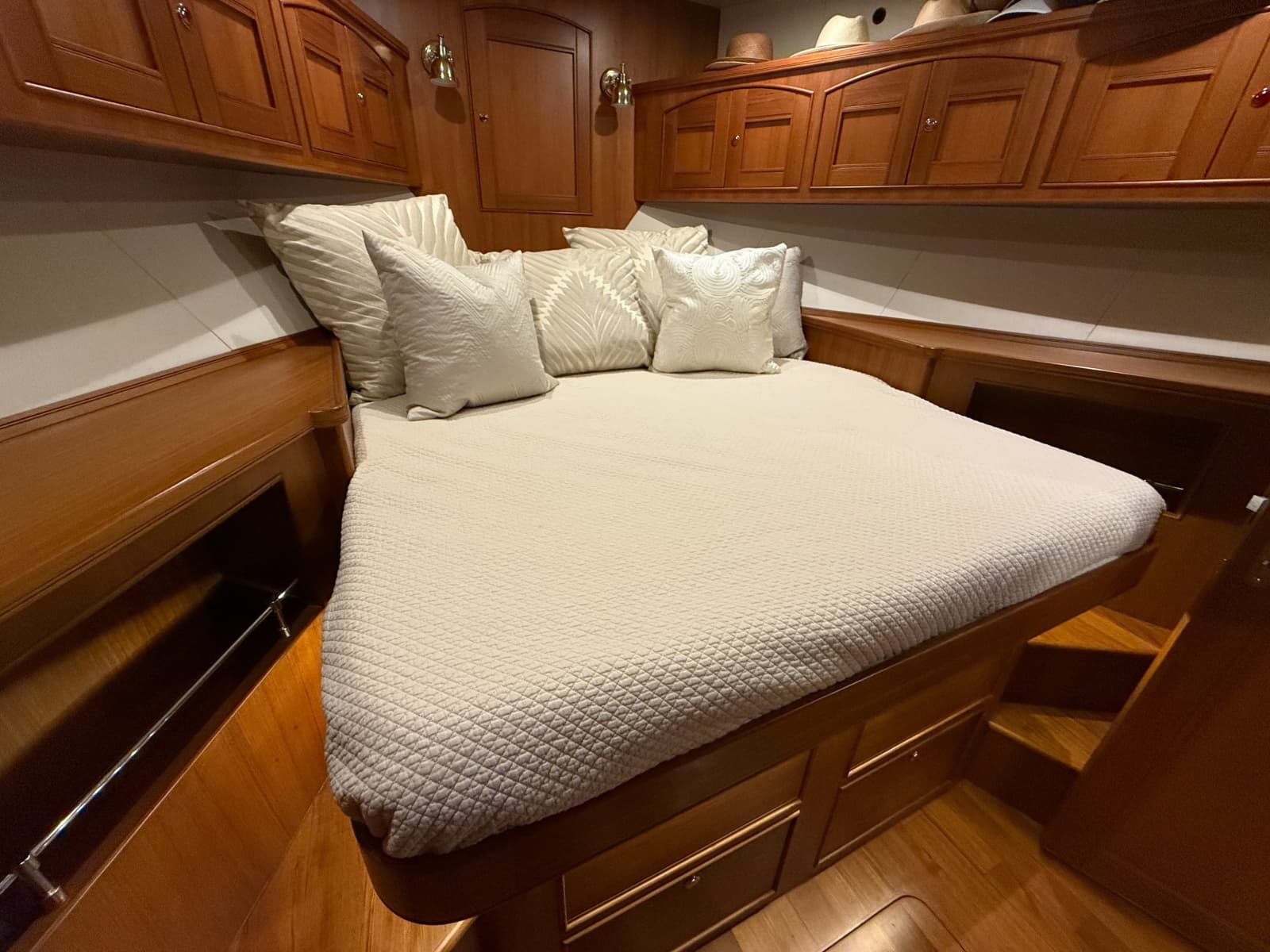 2017 Marlow Explorer 49E - Photo 21