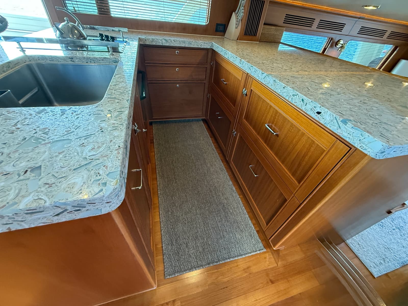 2017 Marlow Explorer 49E - Photo 19
