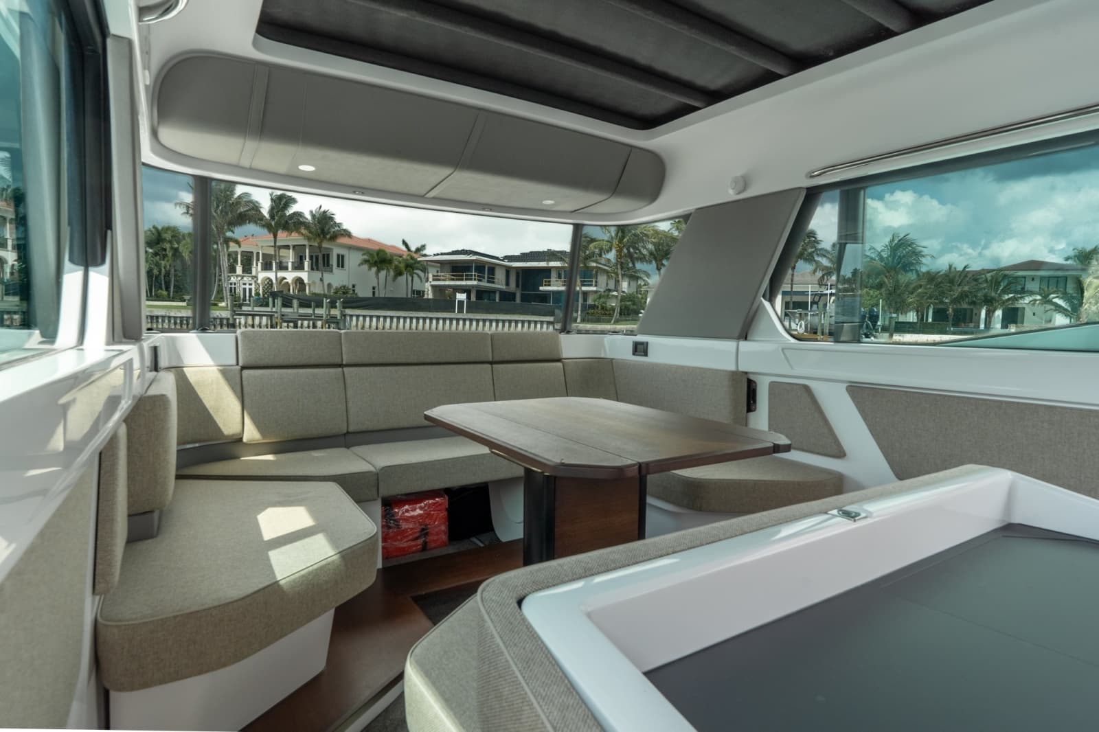 2024 Axopar 45 XC Cross Cabin - Photo 19