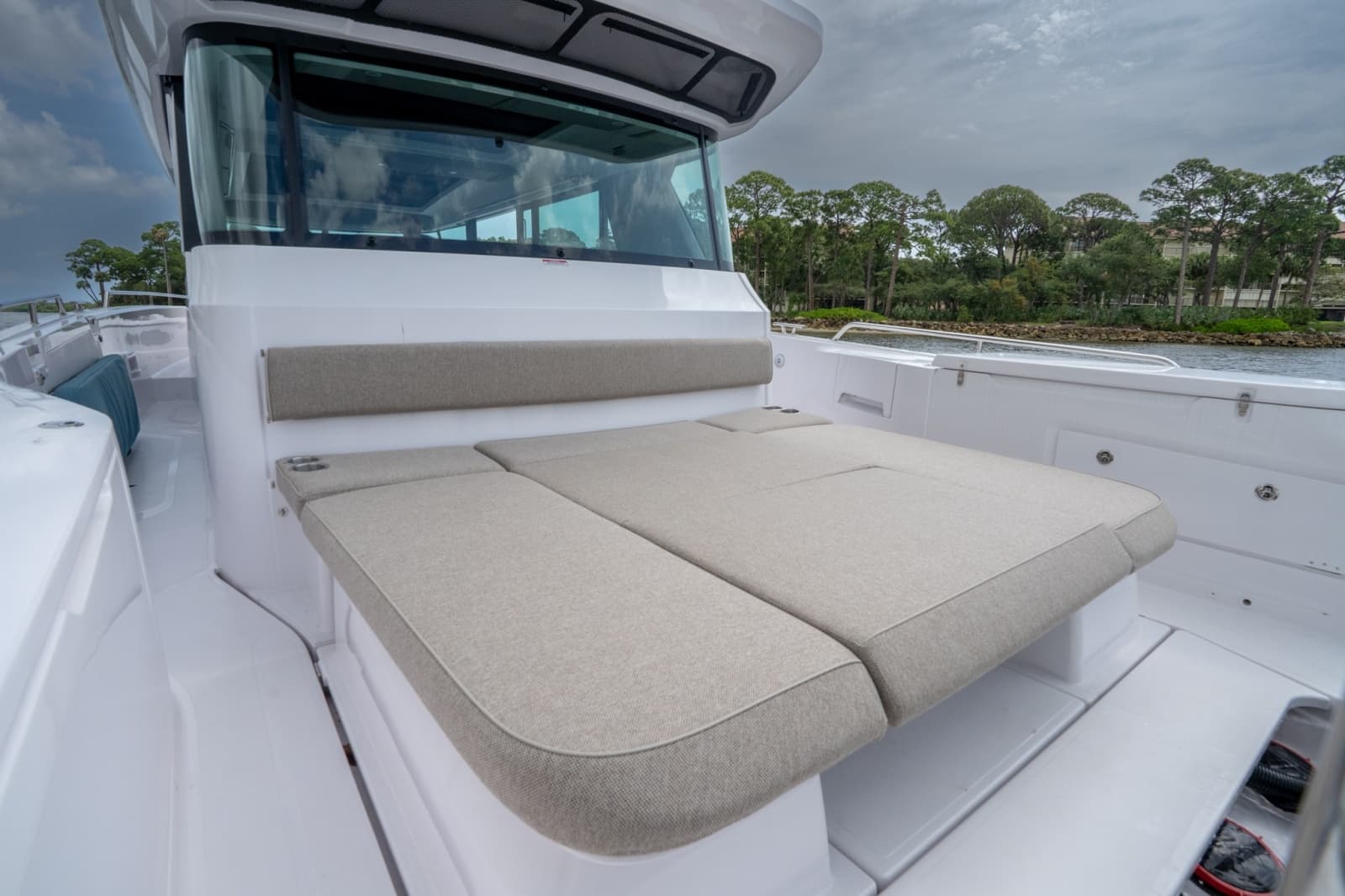 2024 Axopar 45 XC Cross Cabin - Photo 11