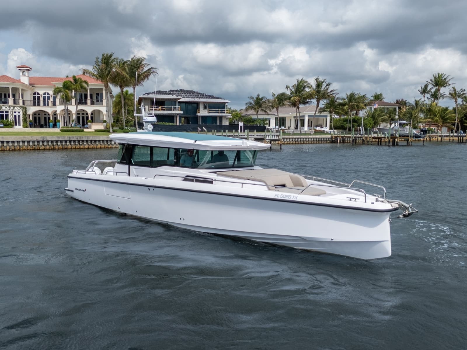 2024 Axopar 45 XC Cross Cabin - Photo 4