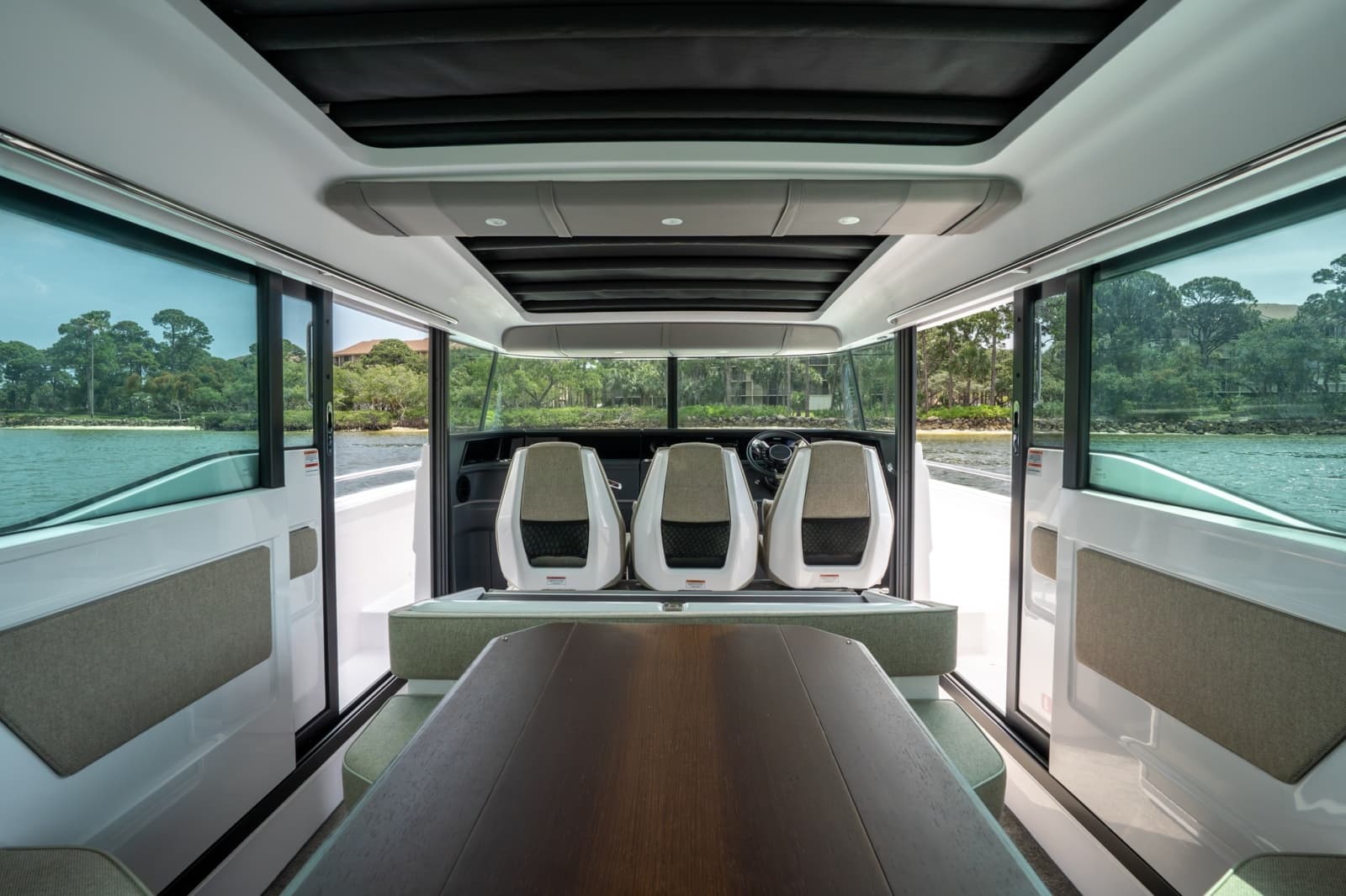 2024 Axopar 45 XC Cross Cabin - Photo 17