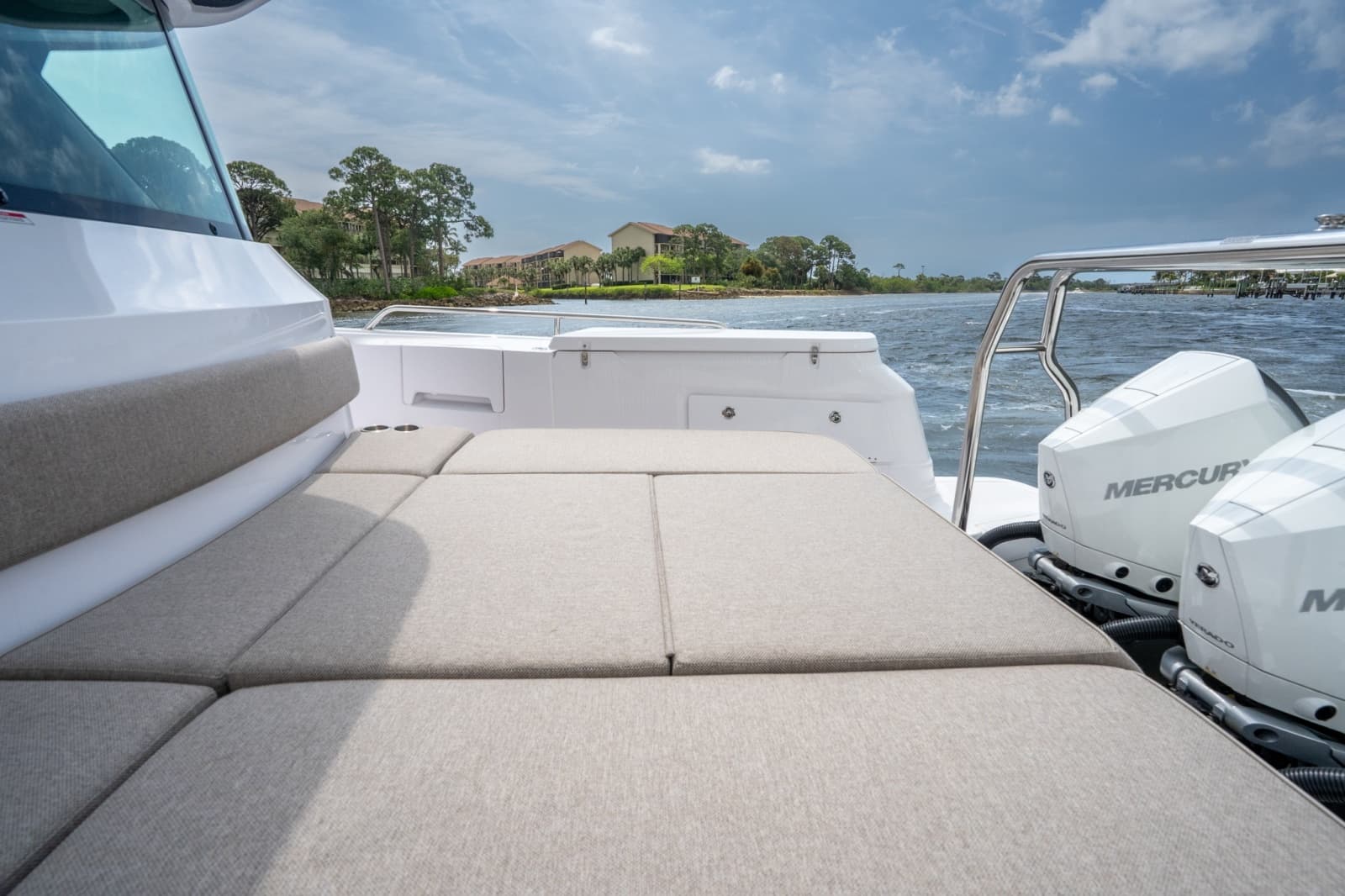 2024 Axopar 45 XC Cross Cabin - Photo 14