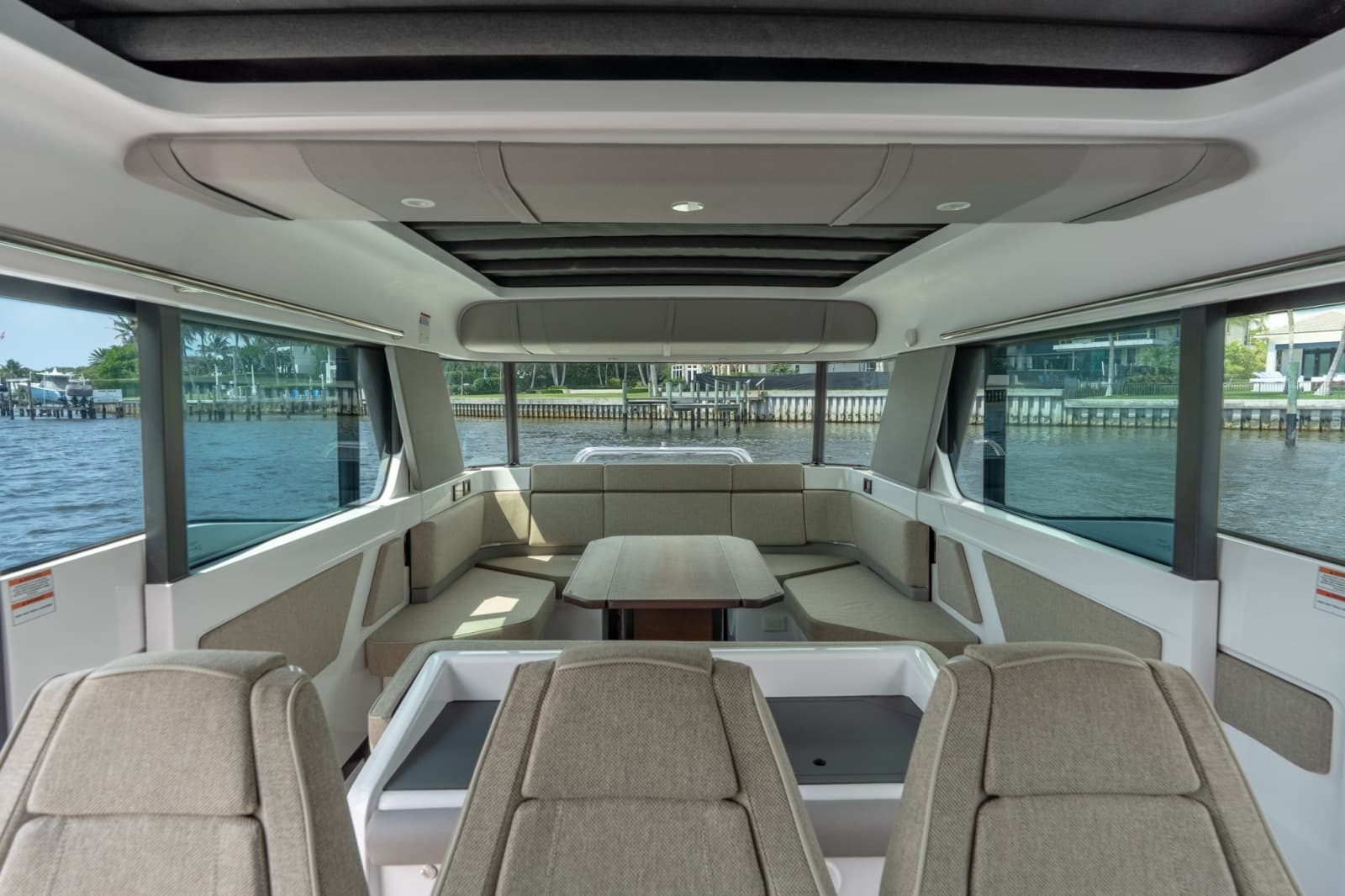2024 Axopar 45 XC Cross Cabin - Photo 23