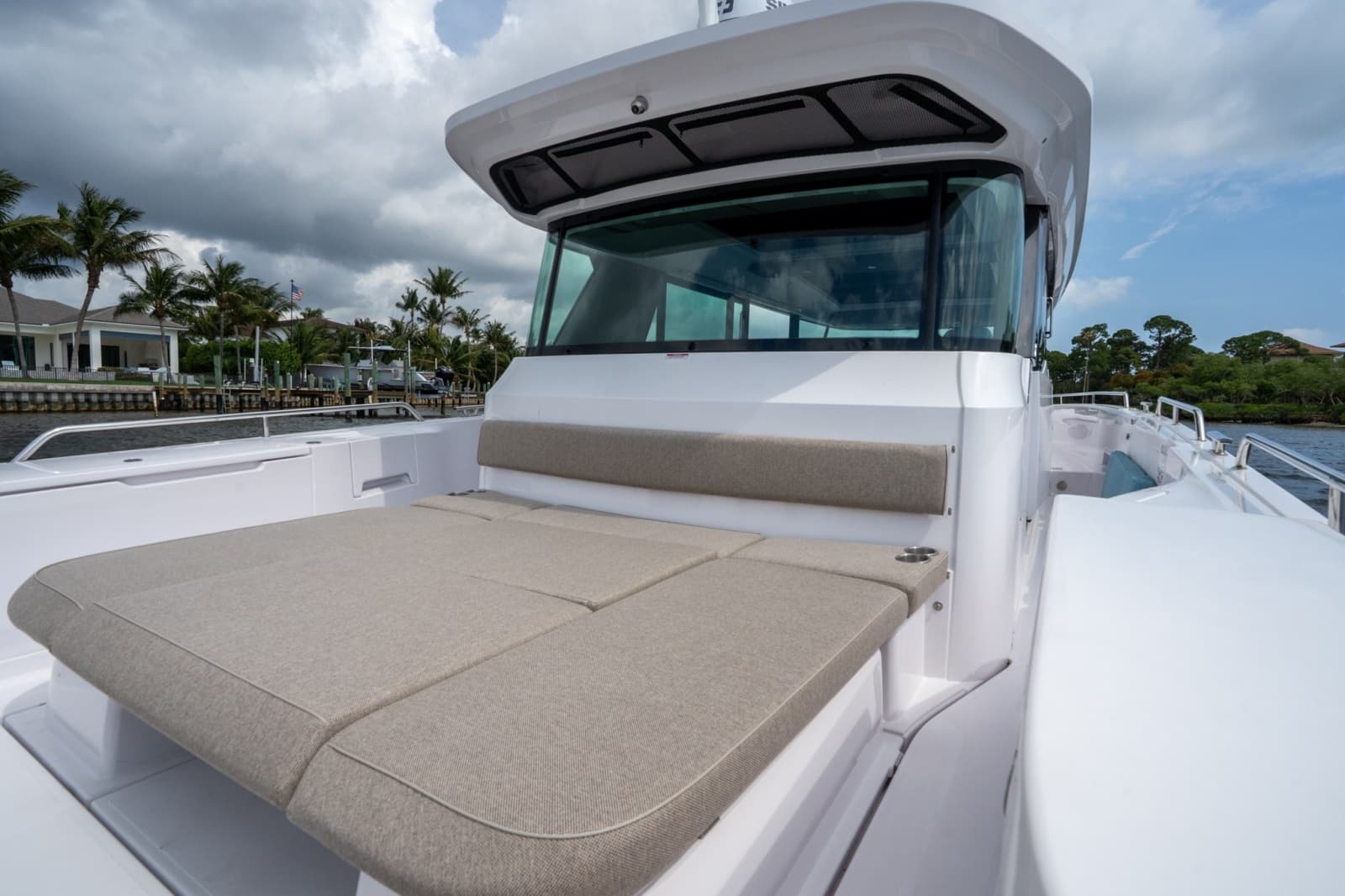 2024 Axopar 45 XC Cross Cabin - Photo 10