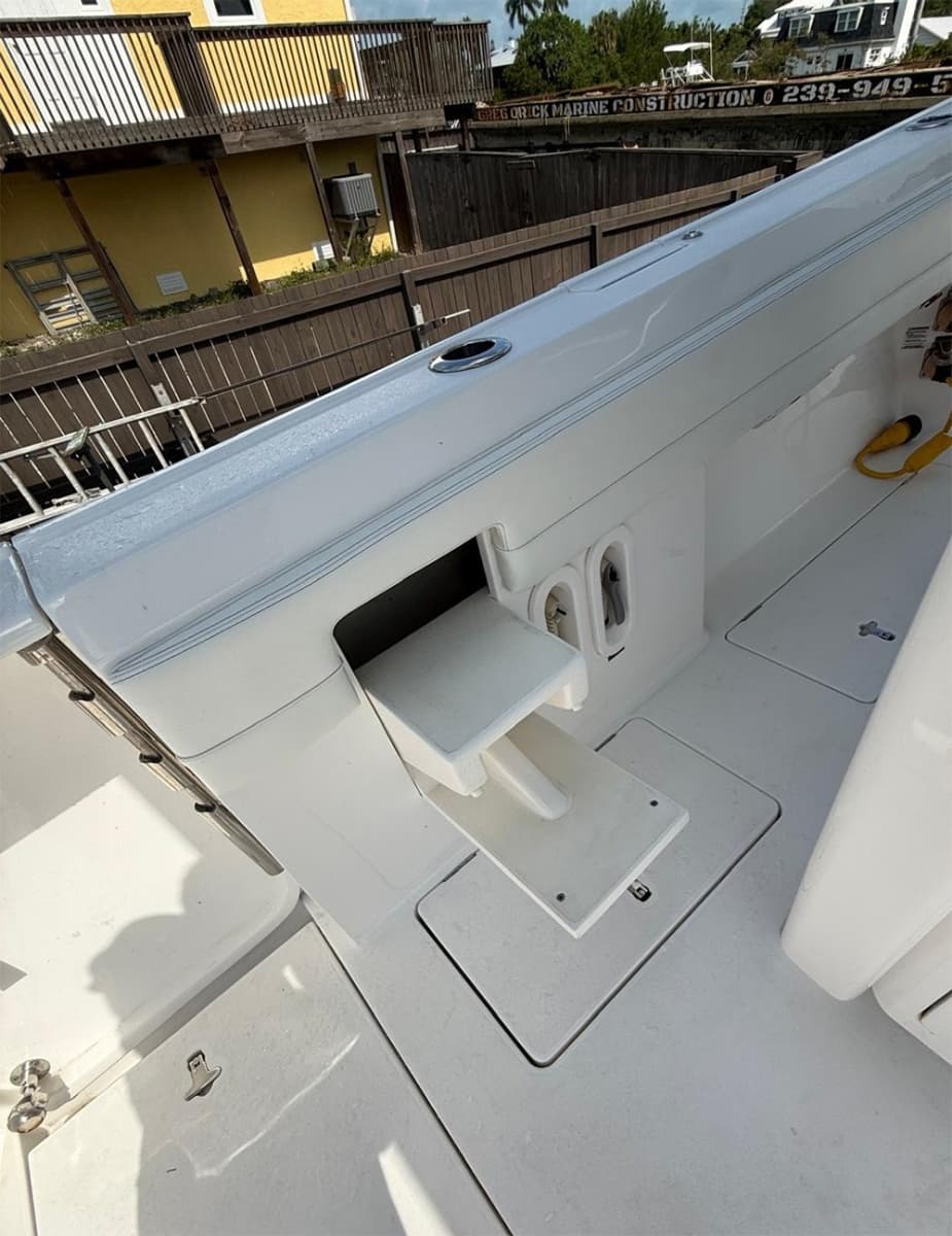 2022 Intrepid 427 Nomad FE - Photo 6