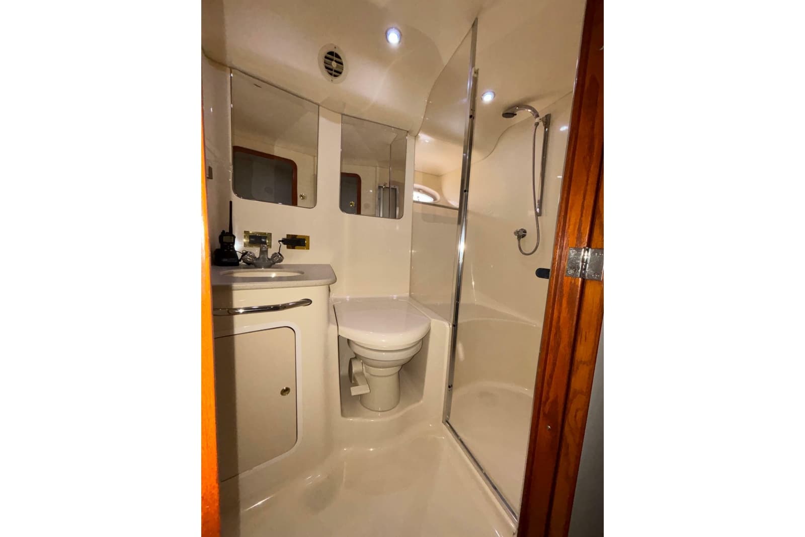 1999 Sea Ray 480 Sedan Bridge - Photo 40