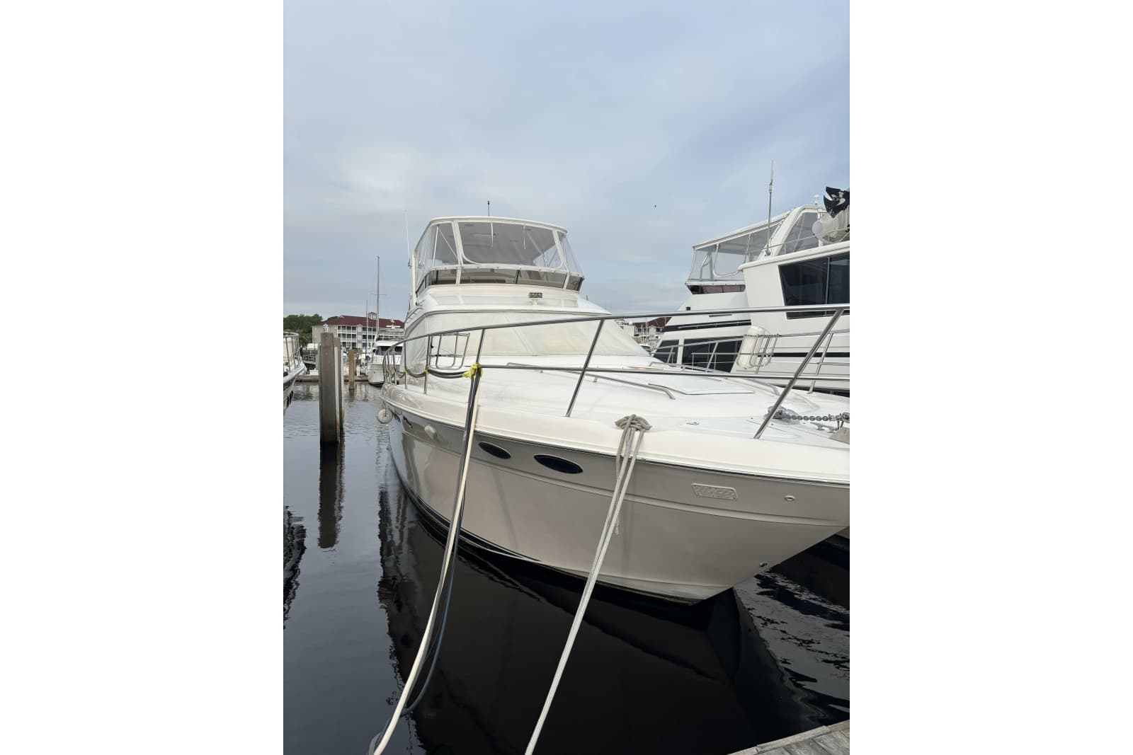 1999 Sea Ray 480 Sedan Bridge - Photo 2