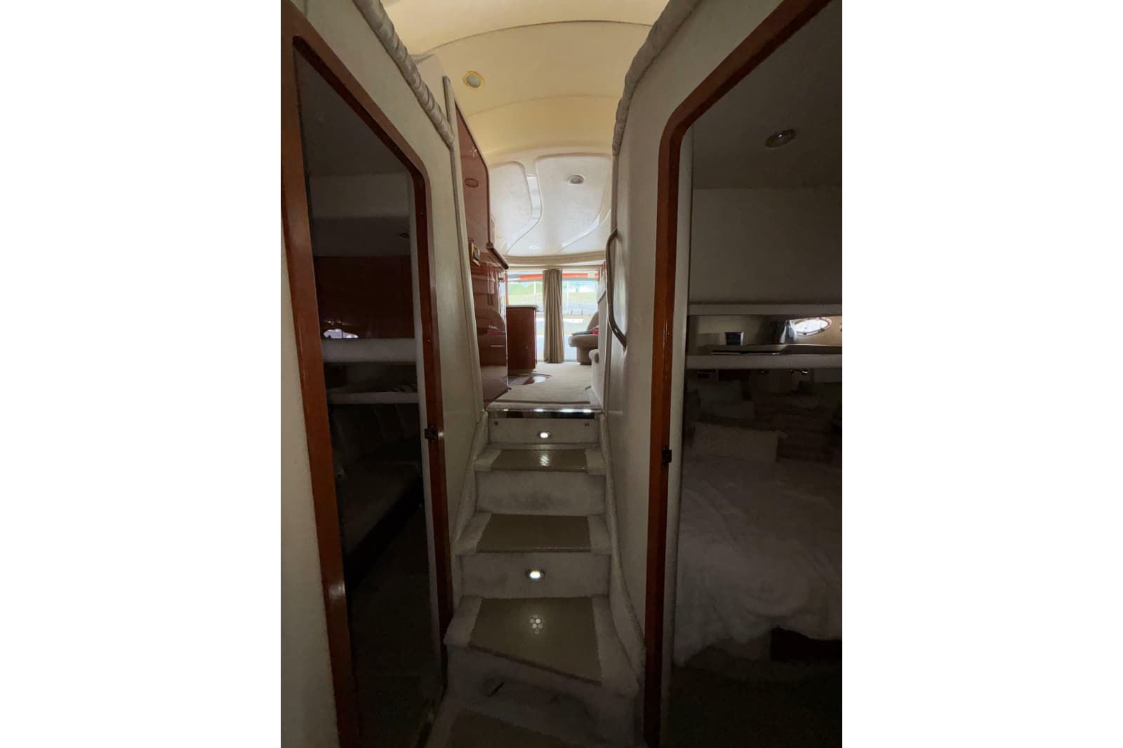 1999 Sea Ray 480 Sedan Bridge - Photo 63