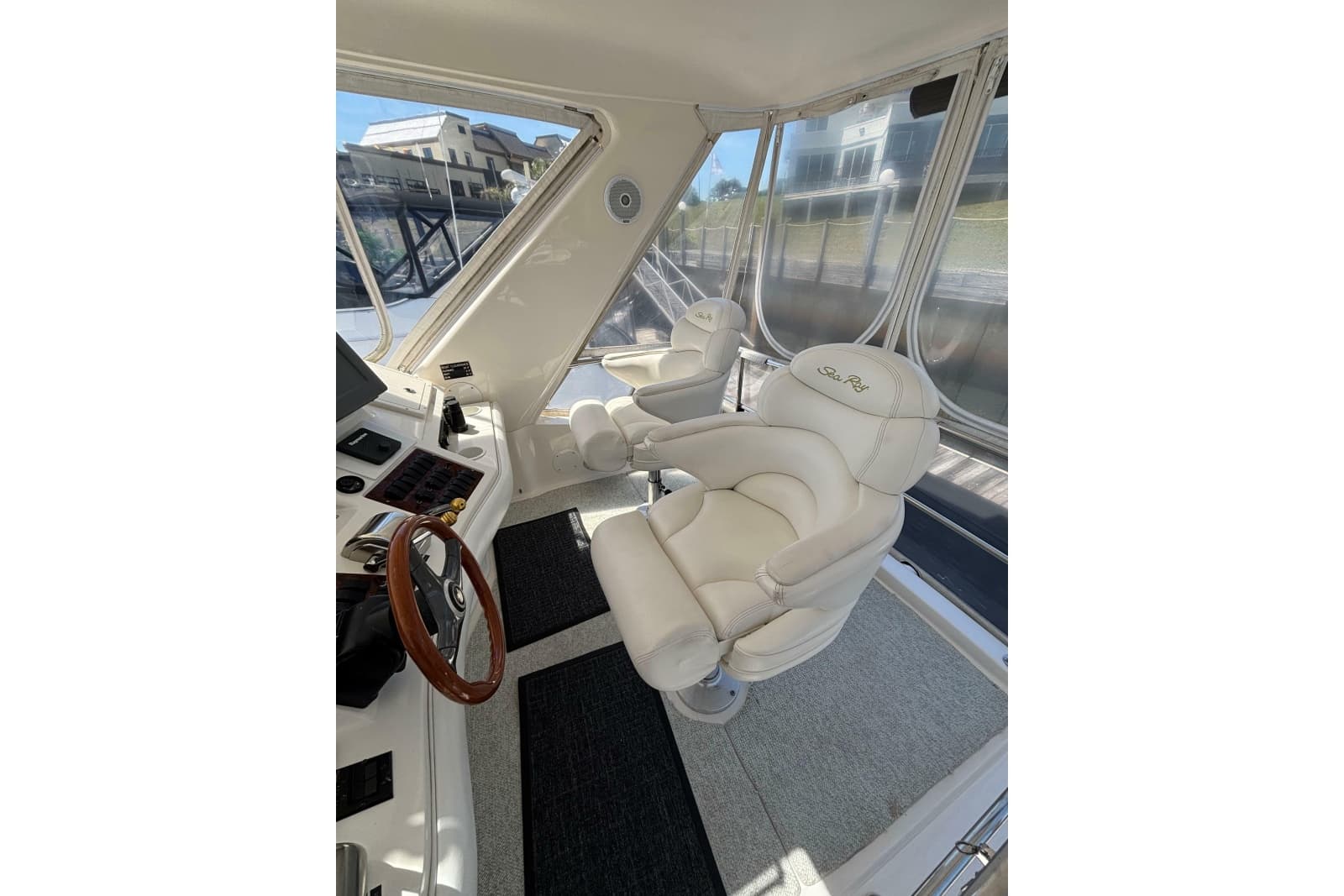 1999 Sea Ray 480 Sedan Bridge - Photo 28