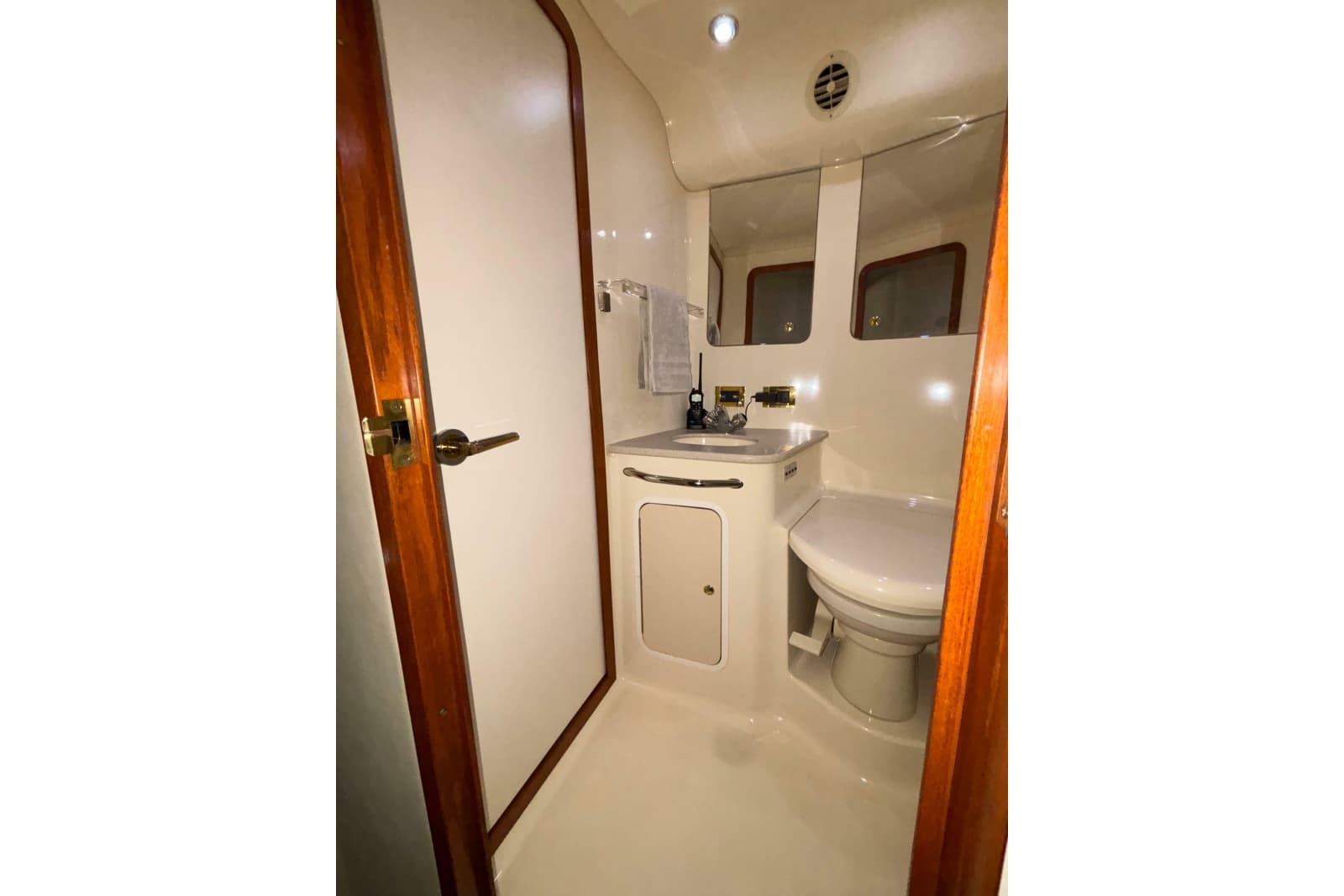 1999 Sea Ray 480 Sedan Bridge - Photo 42