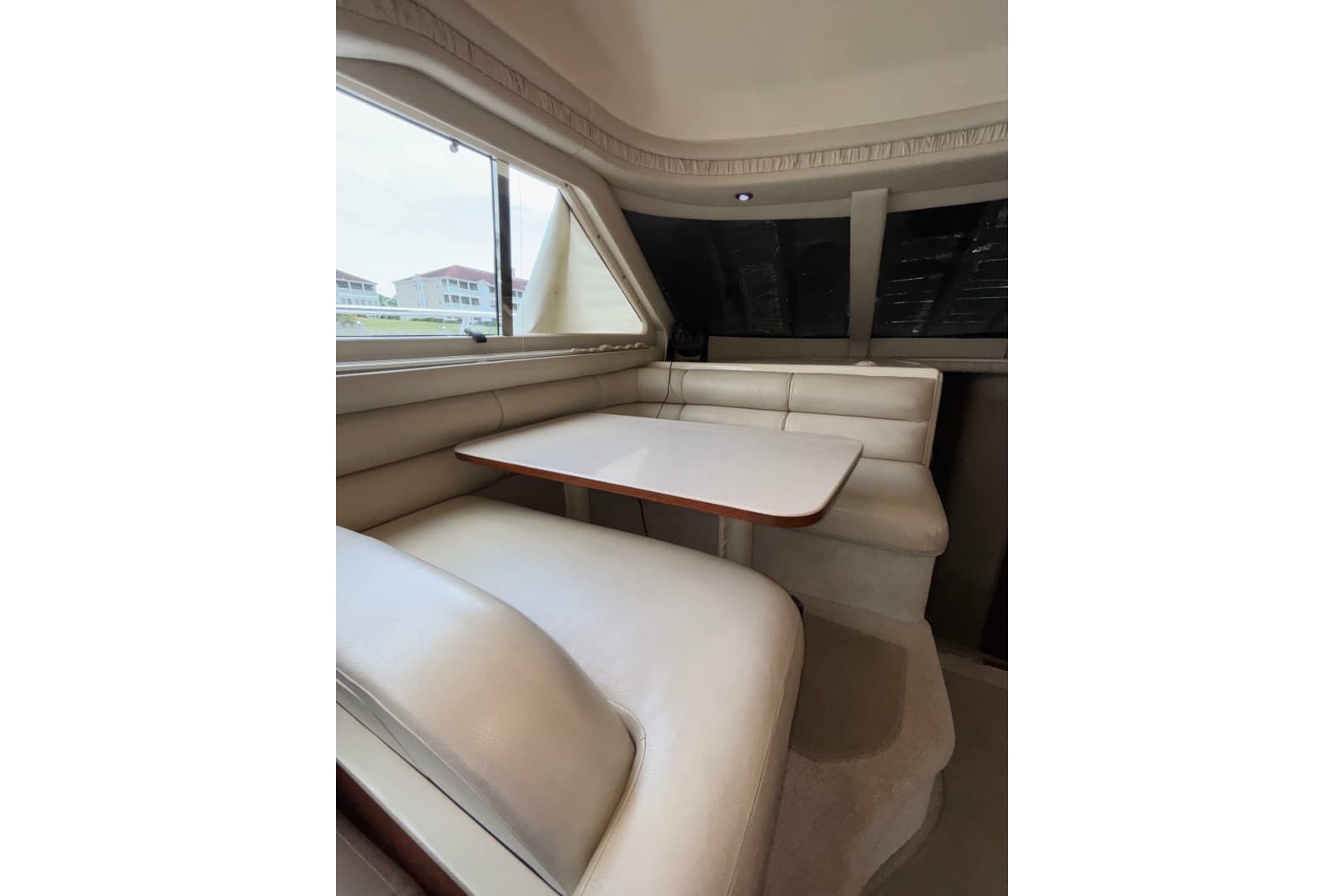 1999 Sea Ray 480 Sedan Bridge - Photo 25