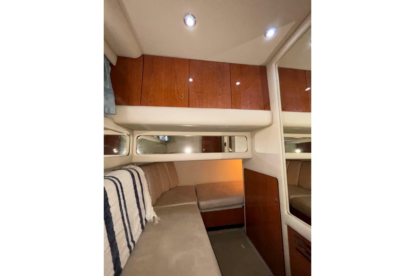 1999 Sea Ray 480 Sedan Bridge - Photo 44