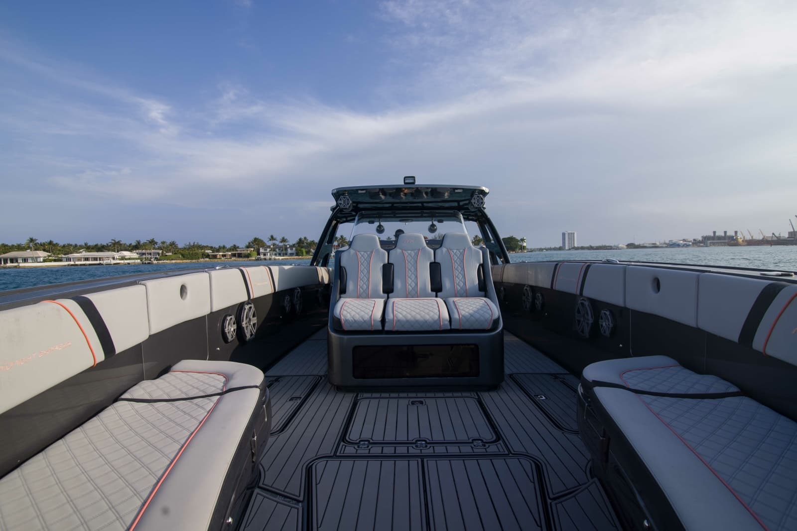 2019 Midnight Express  - Photo 10