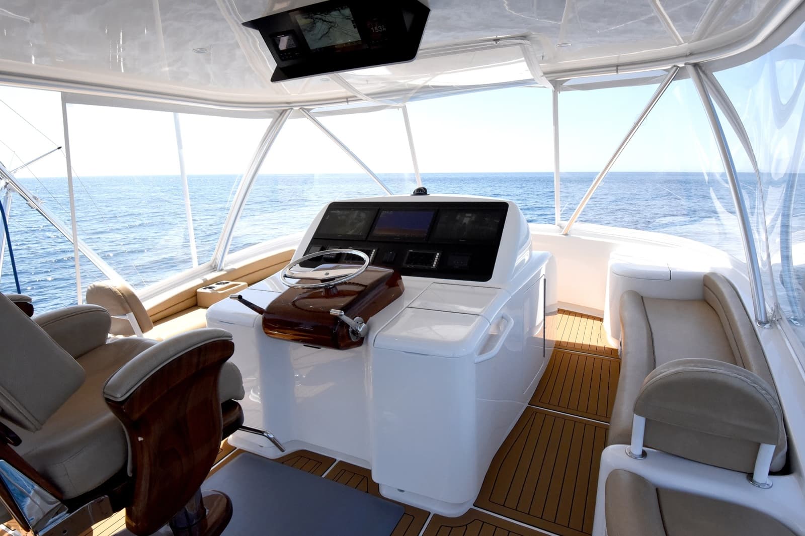 2016 Viking 55 Convertible - Photo 33