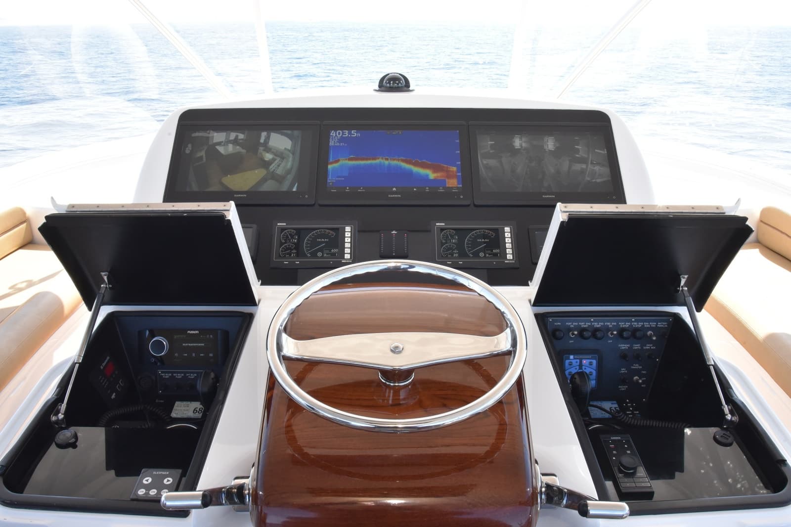 2016 Viking 55 Convertible - Photo 35