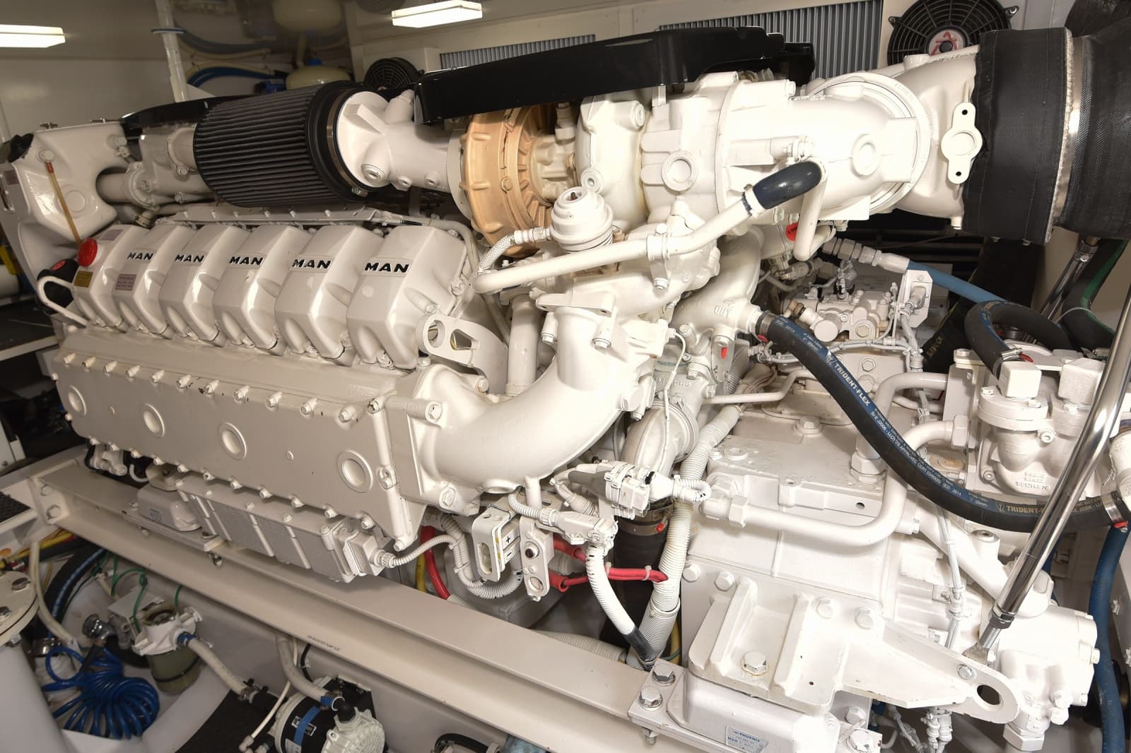 2016 Viking 55 Convertible - Photo 47
