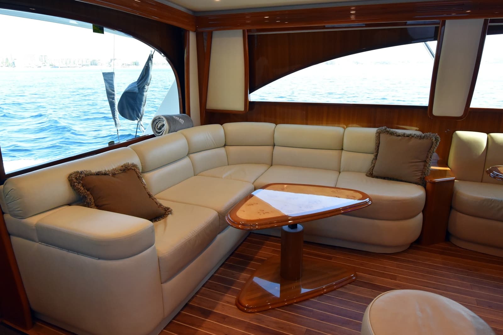 2016 Viking 55 Convertible - Photo 8