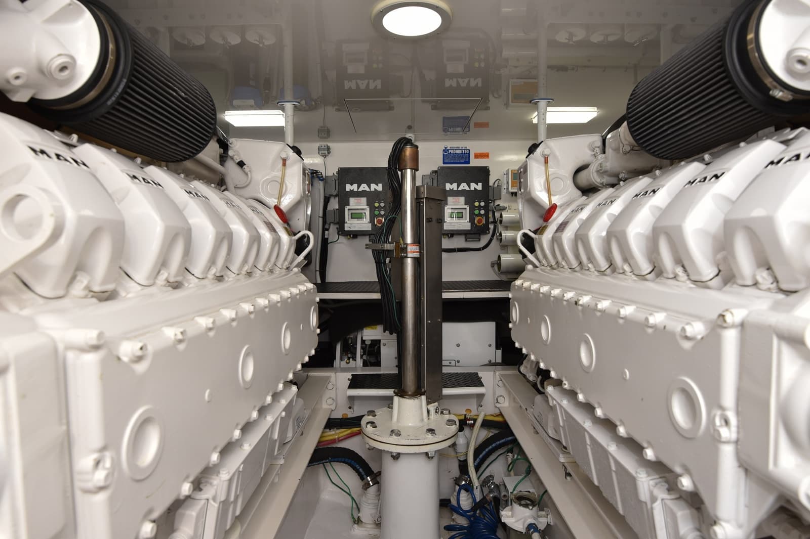 2016 Viking 55 Convertible - Photo 45