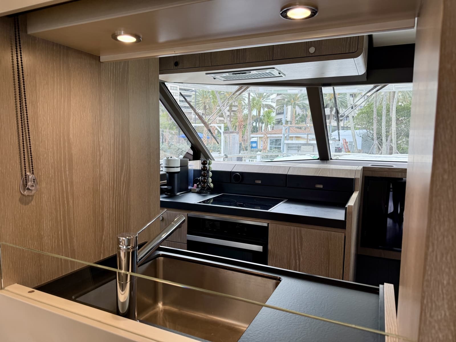 2020 Azimut Magellano 66 - Photo 31