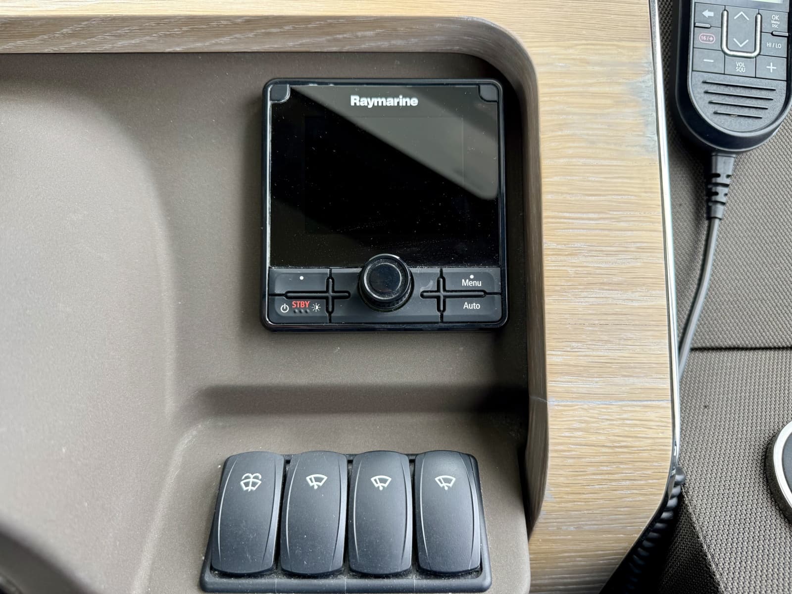 2020 Azimut Magellano 66 - Photo 45