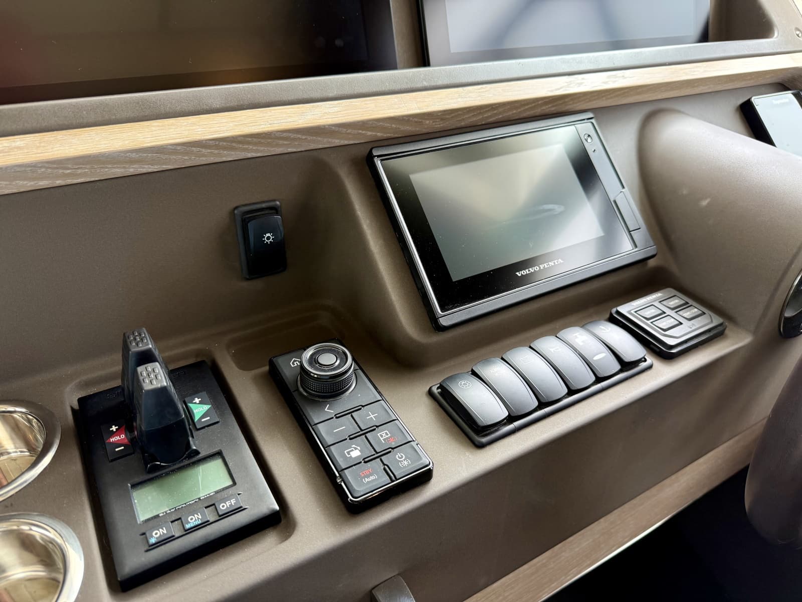2020 Azimut Magellano 66 - Photo 42