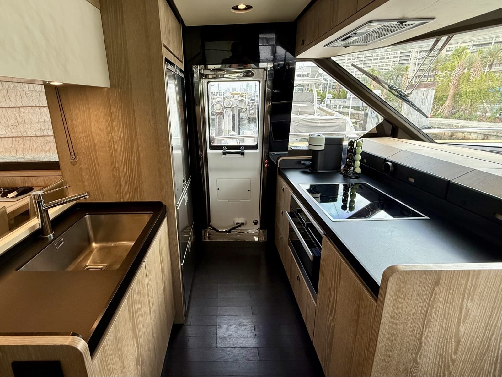 2020 Azimut Magellano 66 - Photo 32