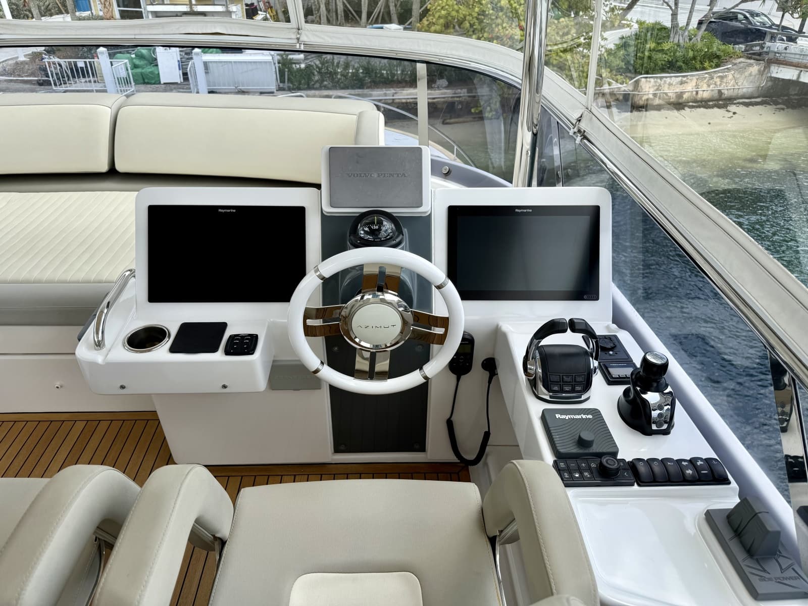 2020 Azimut Magellano 66 - Photo 24