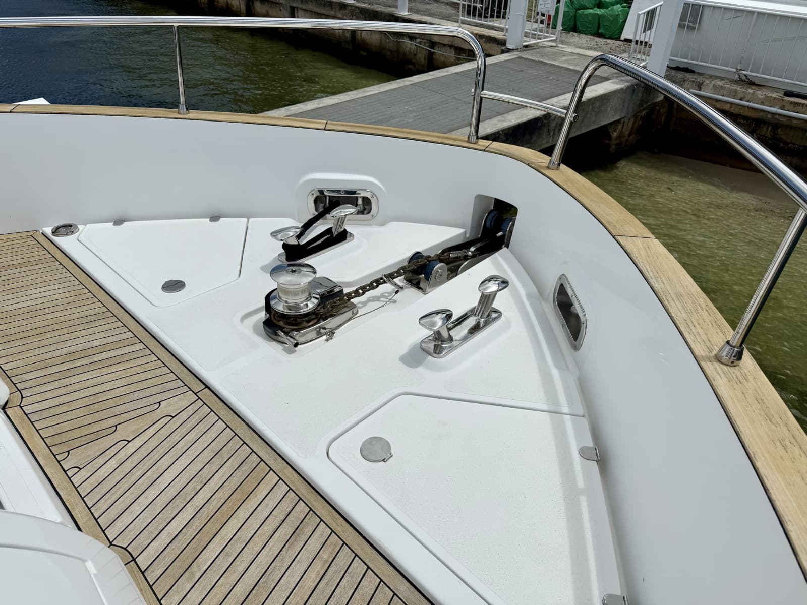 2020 Azimut Magellano 66 - Photo 12