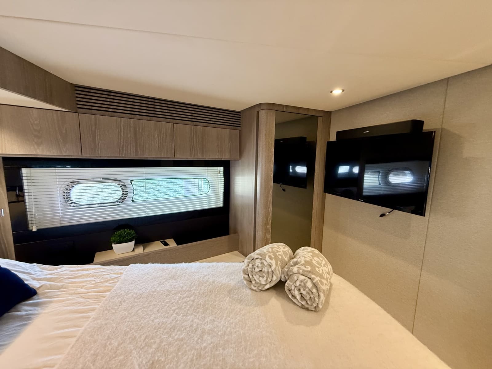 2020 Azimut Magellano 66 - Photo 70