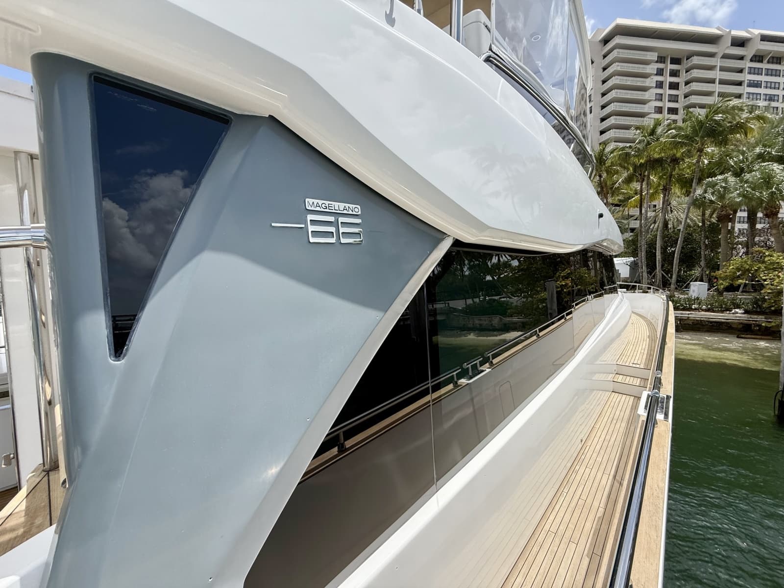 2020 Azimut Magellano 66 - Photo 10