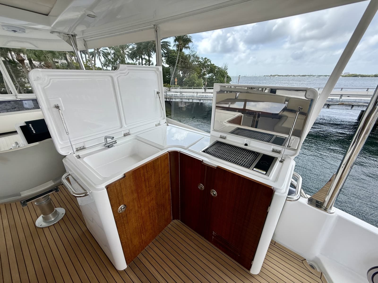 2020 Azimut Magellano 66 - Photo 17