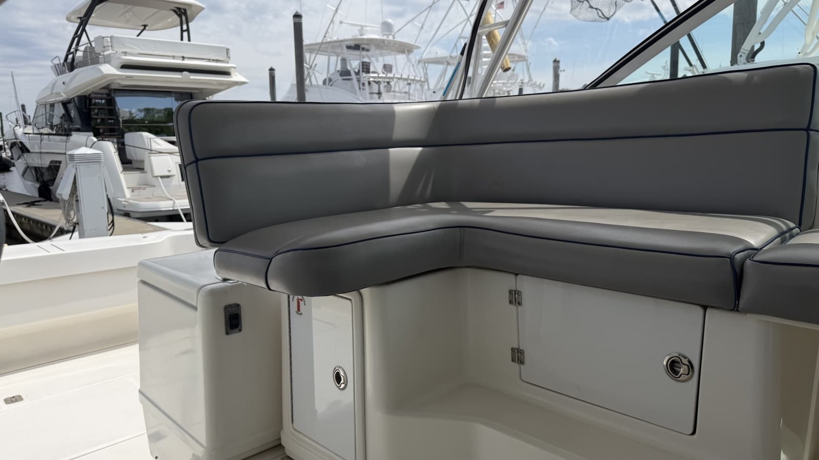2003 Pursuit 3400 Express - Photo 9