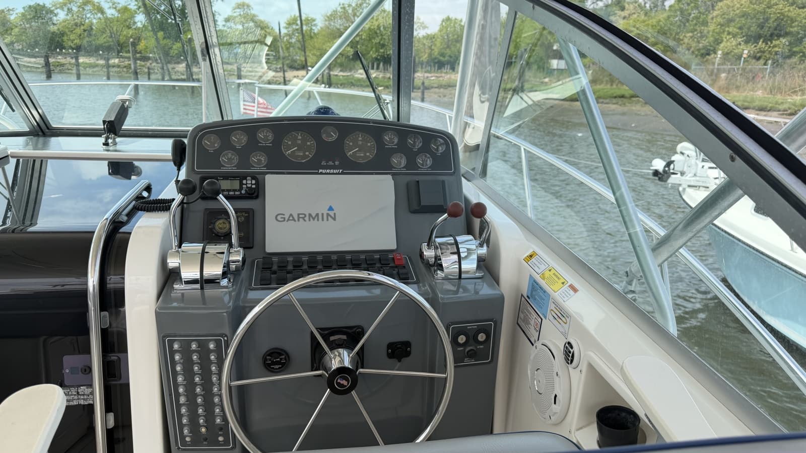 2003 Pursuit 3400 Express - Photo 11