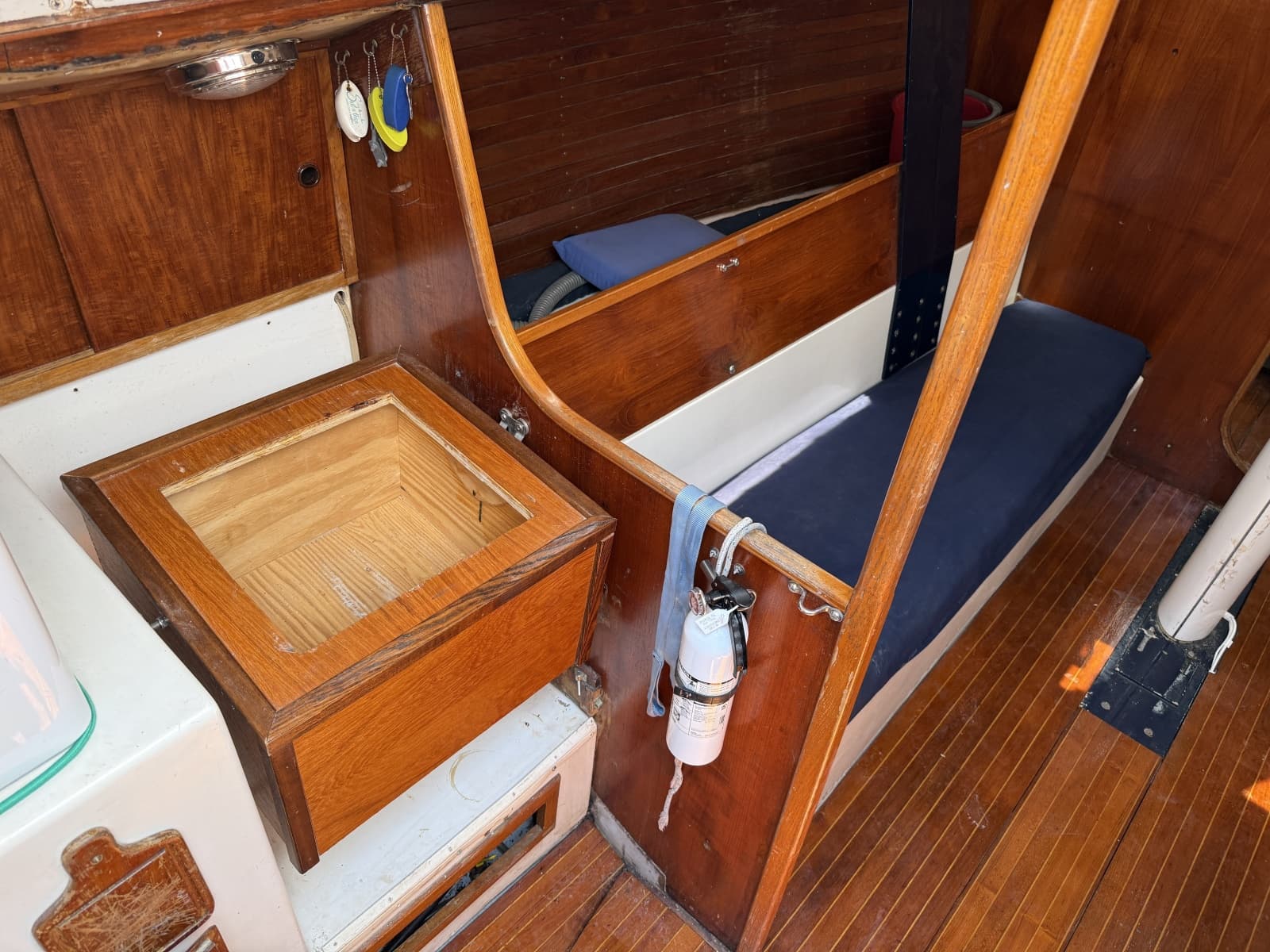 1984 Peterson 34 - Photo 21