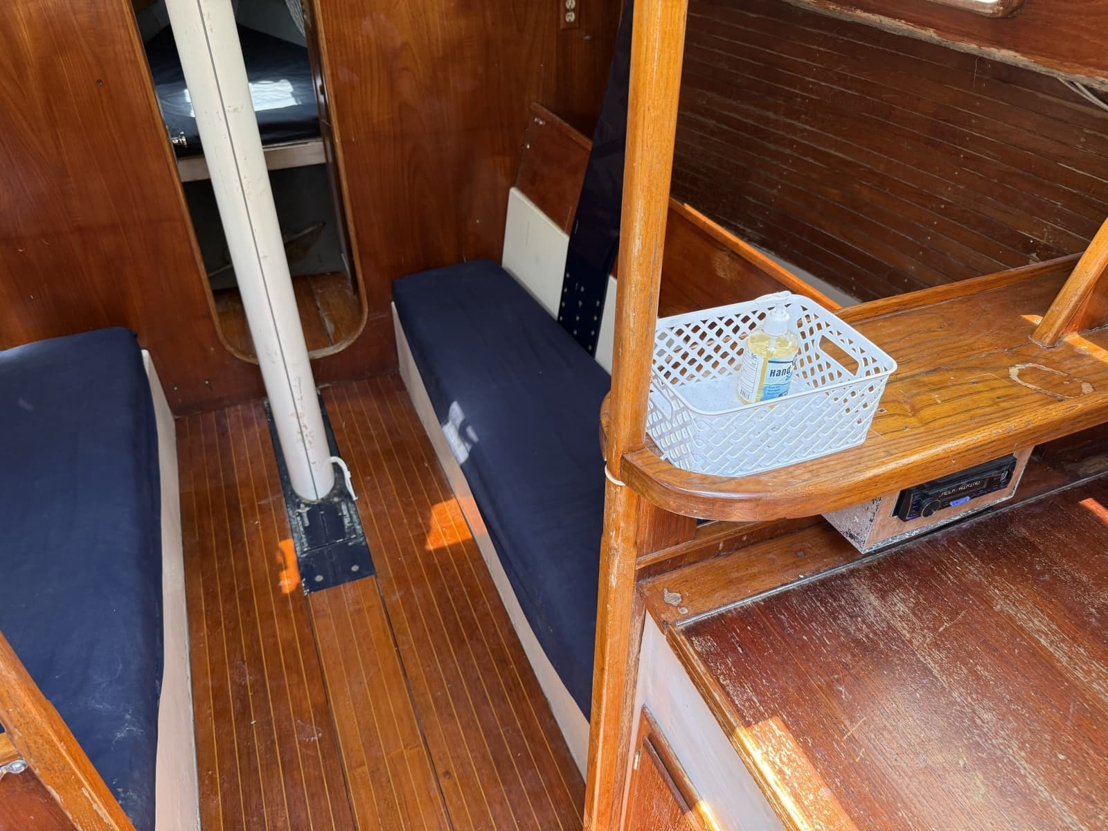 1984 Peterson 34 - Photo 22