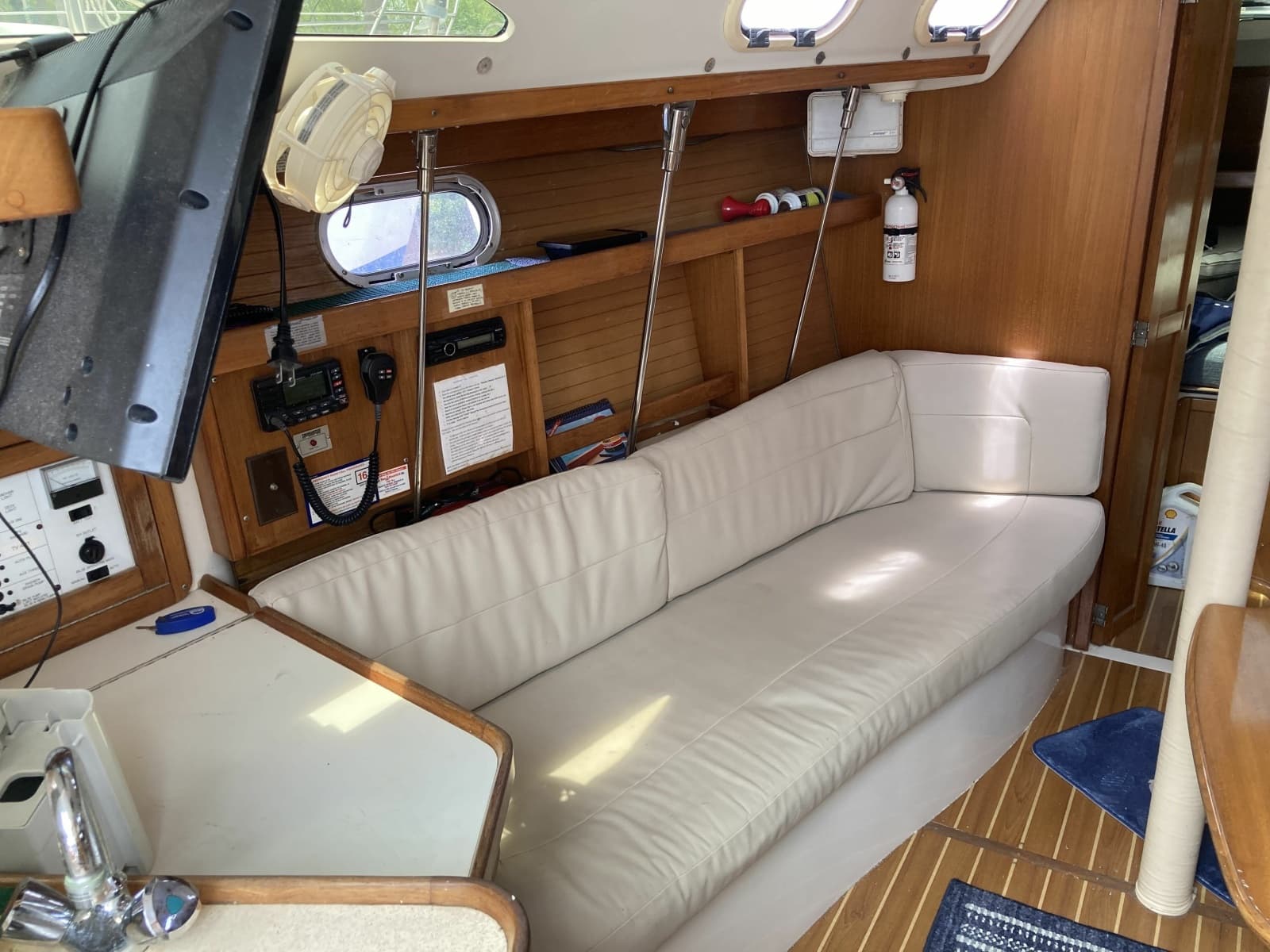 2003 Catalina 320 - Photo 31