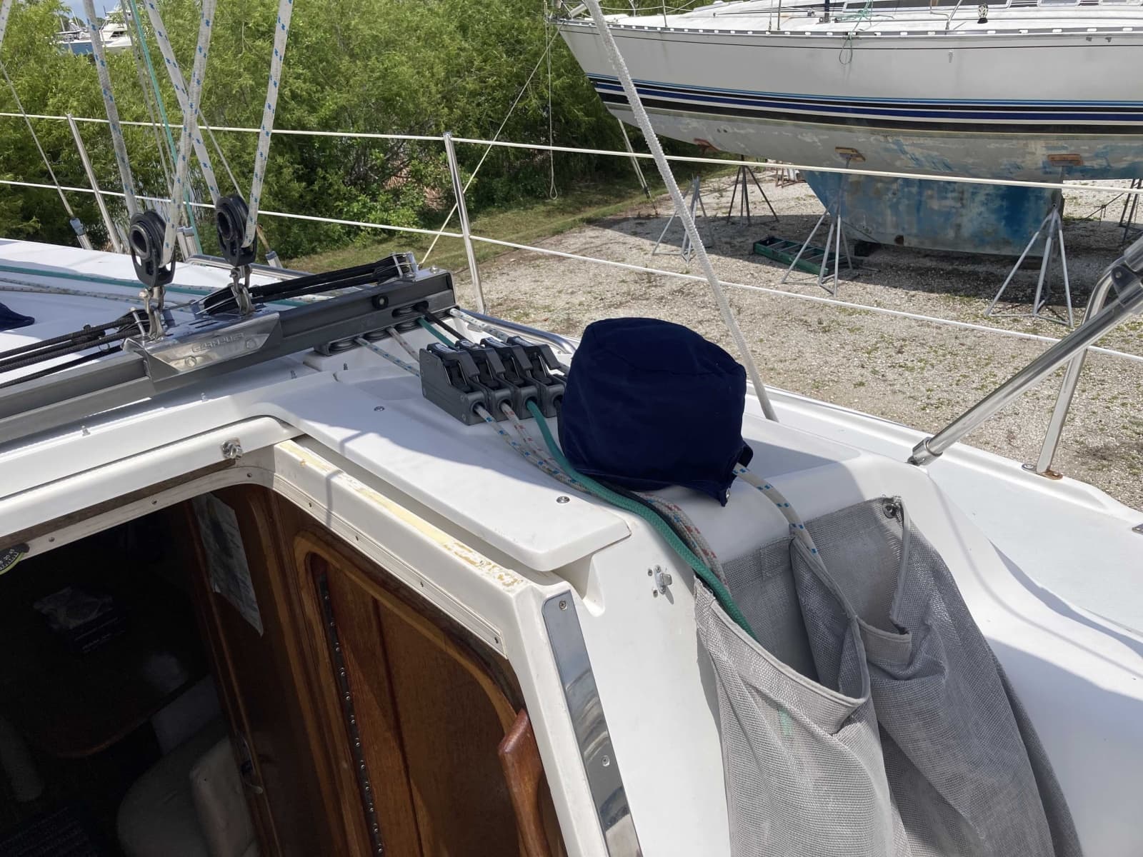 2003 Catalina 320 - Photo 25