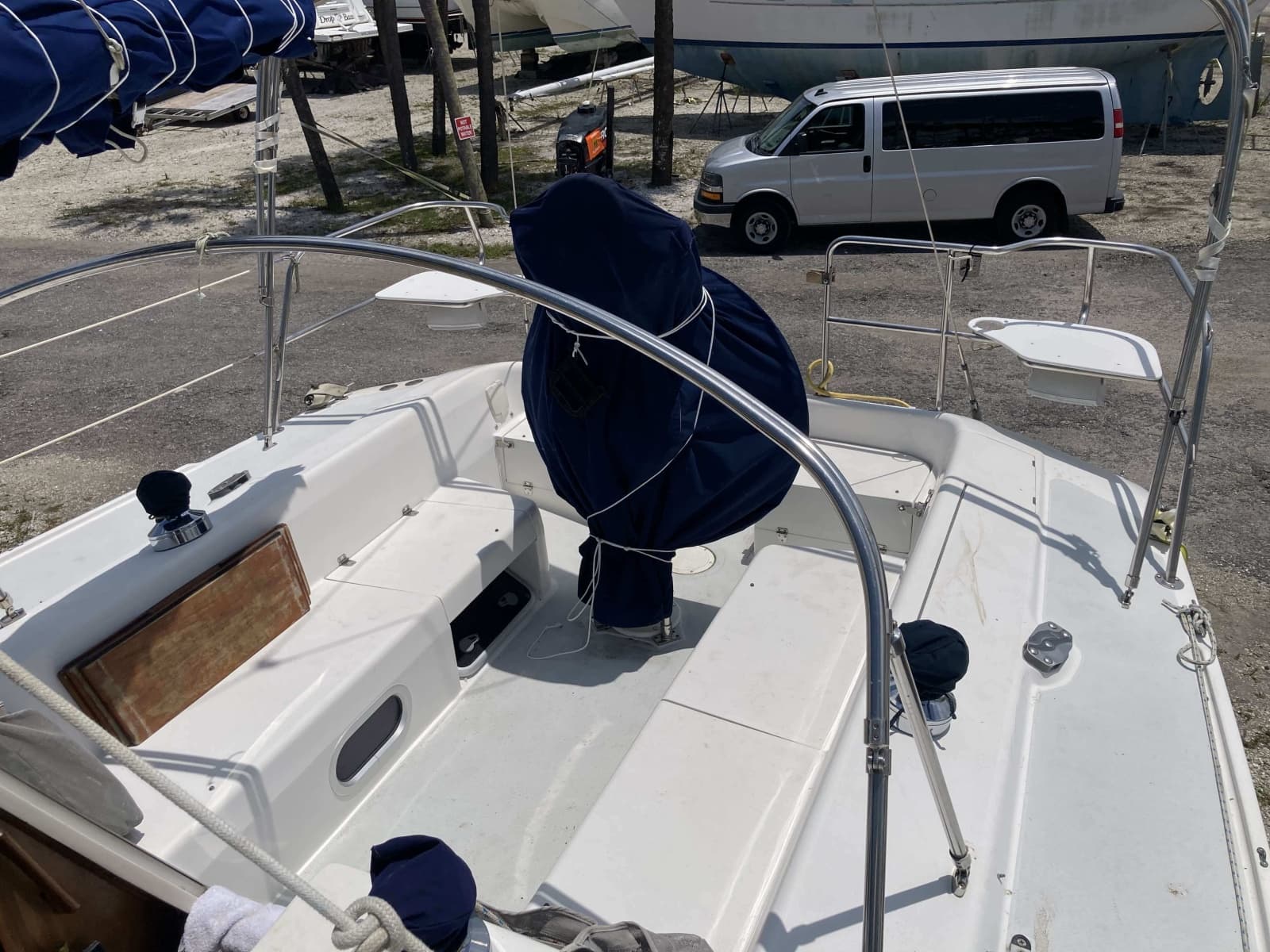 2003 Catalina 320 - Photo 21