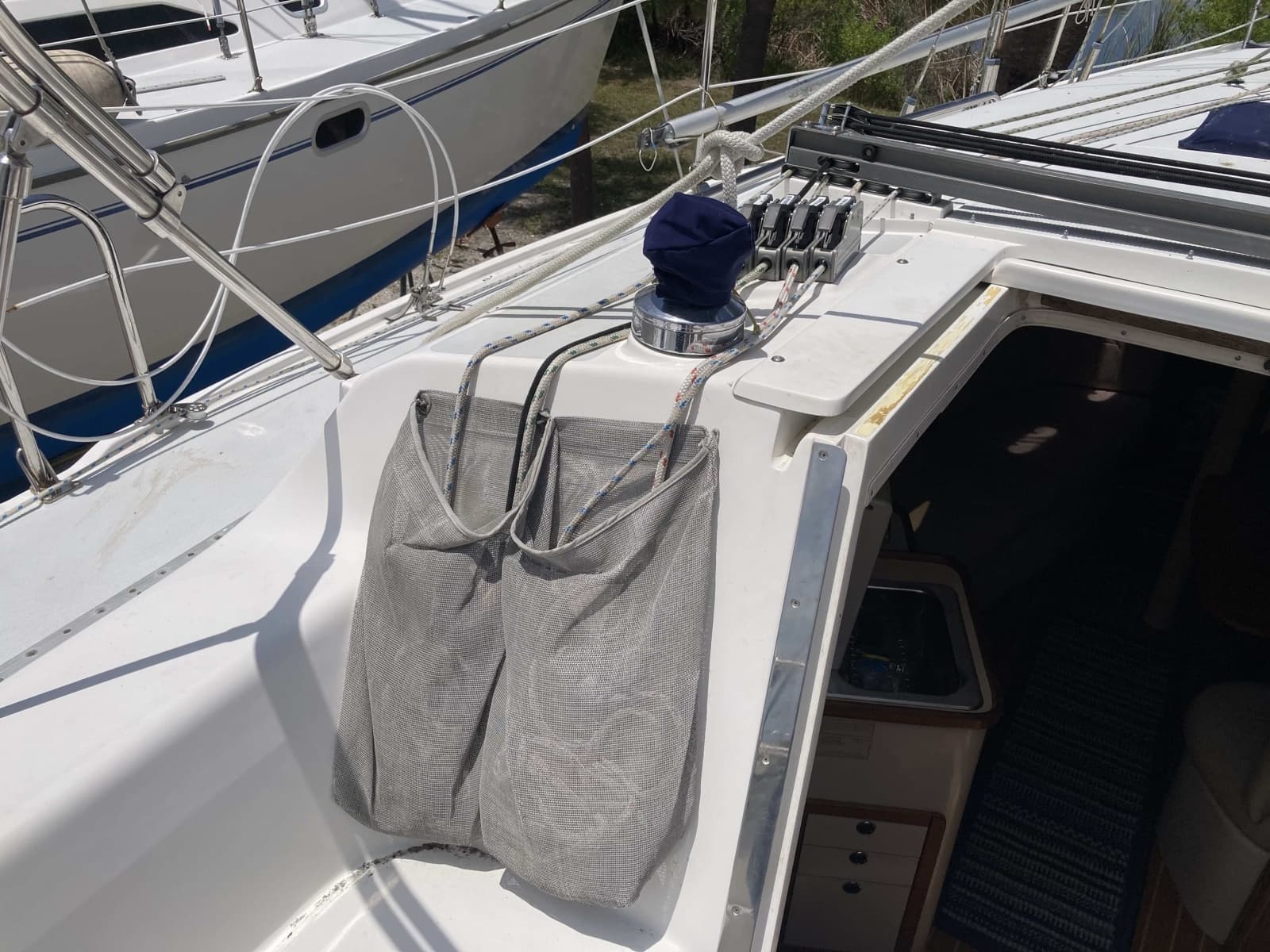 2003 Catalina 320 - Photo 27