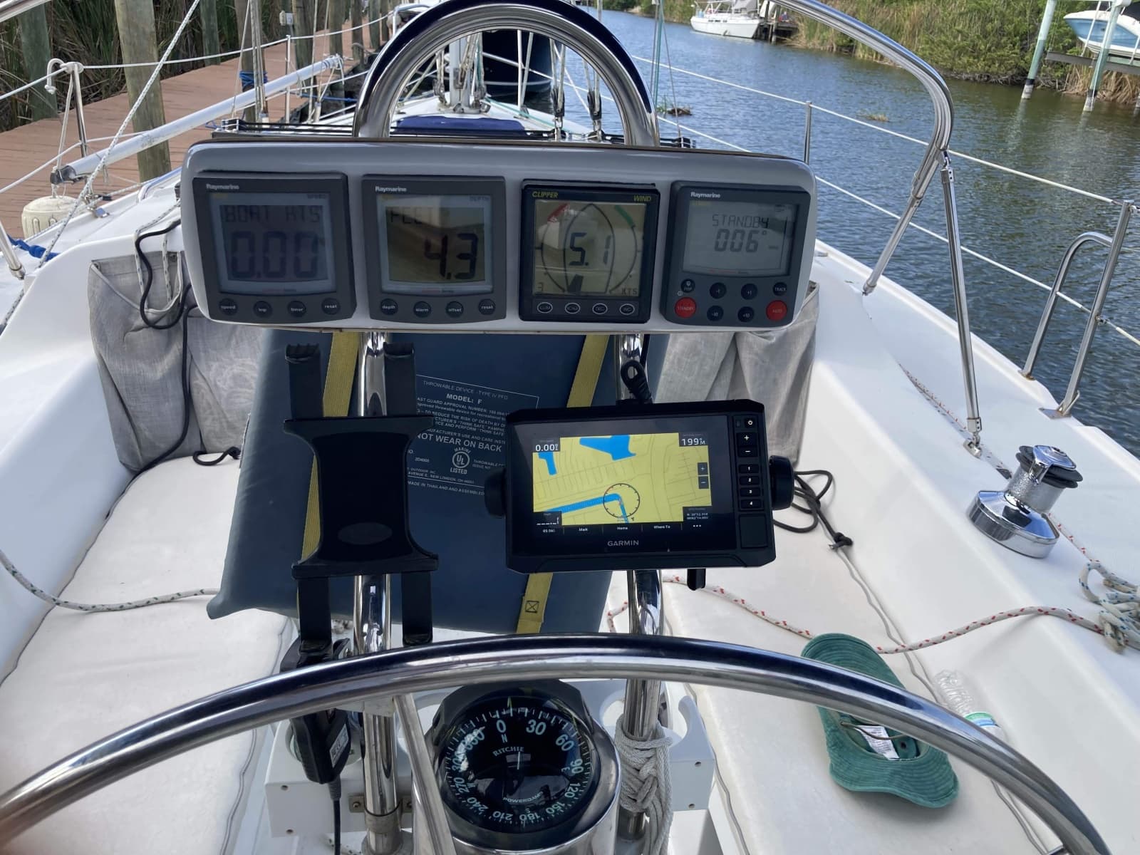 2003 Catalina 320 - Photo 19