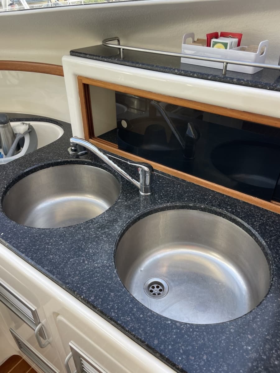 2011 Voyage Yachts 520 - Photo 47