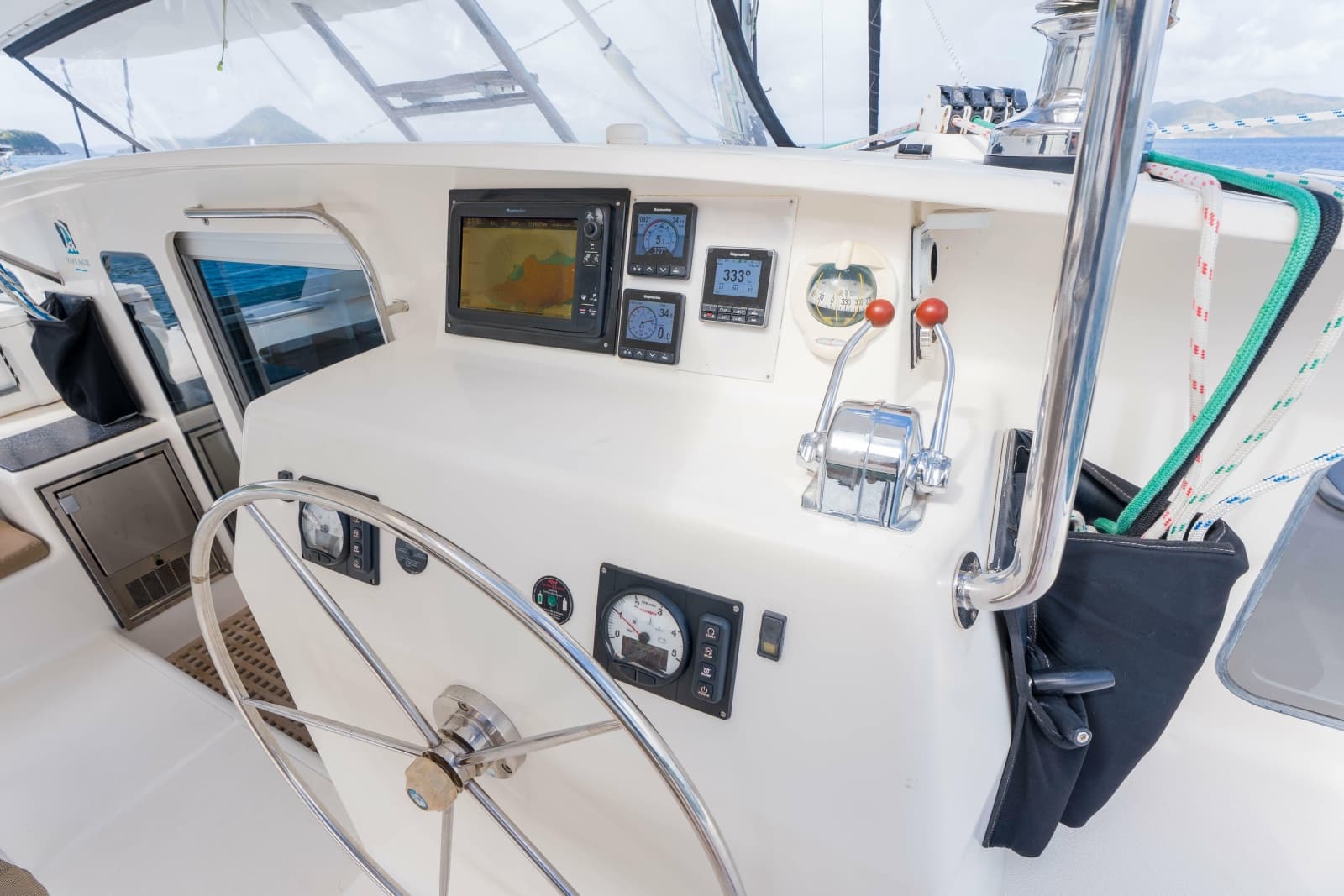 2011 Voyage Yachts 520 - Photo 19