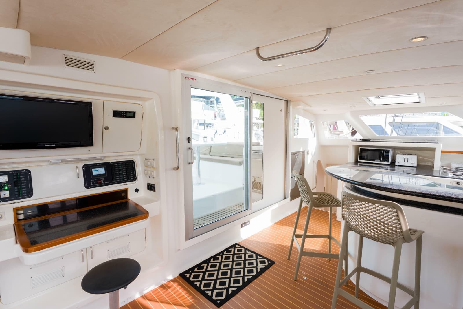 2011 Voyage Yachts 520 - Photo 25