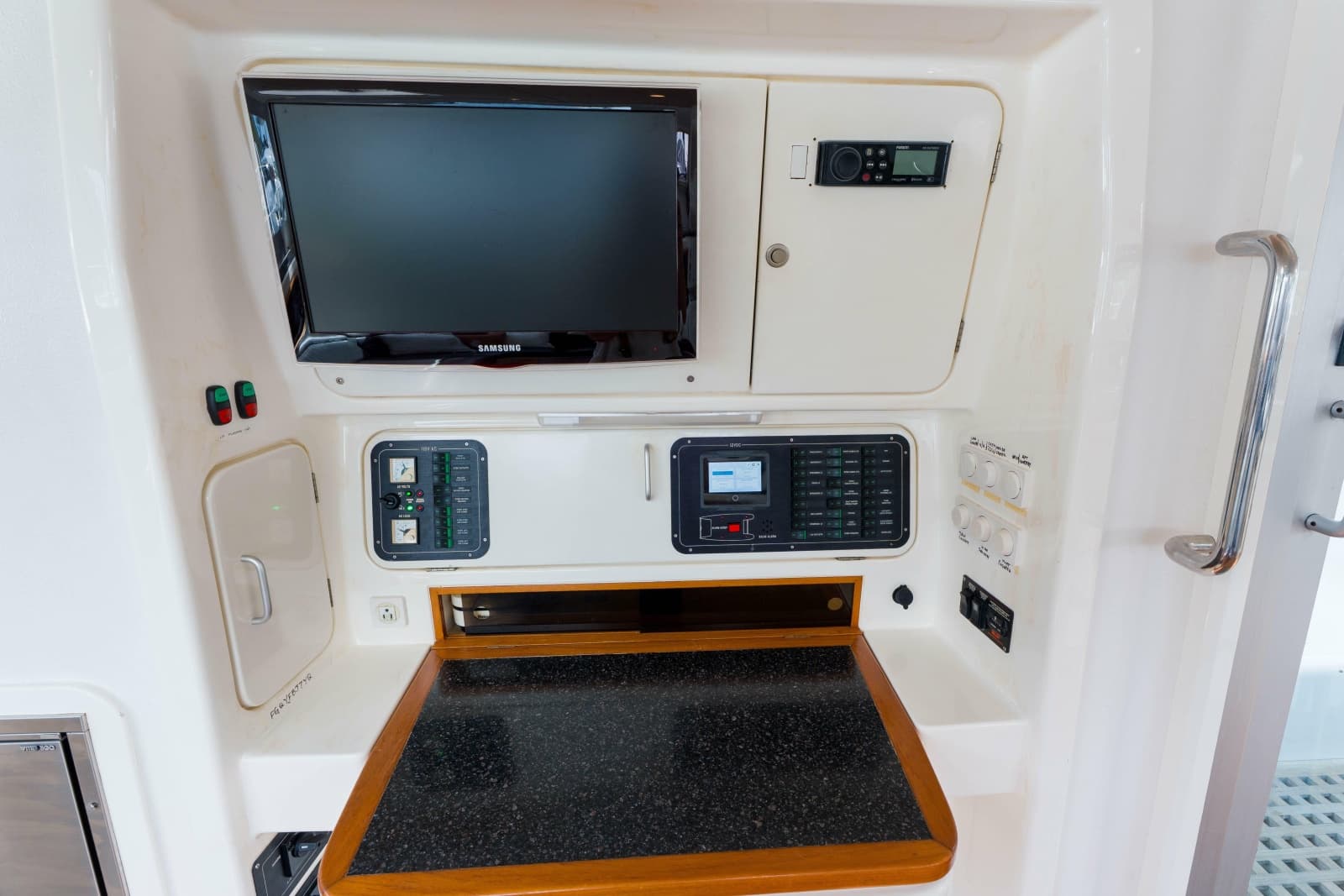 2011 Voyage Yachts 520 - Photo 33